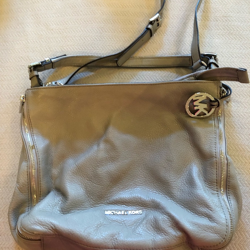 Light gray Michael Kors handbag